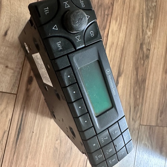 MERCEDES R129 RADIO - MODEL CM2299 - Picture 3 of 8